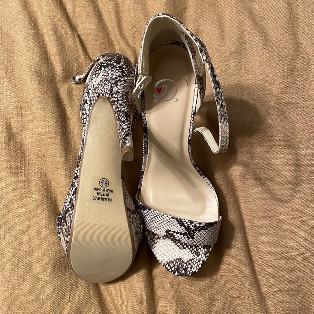 Dive Open toed pumps
